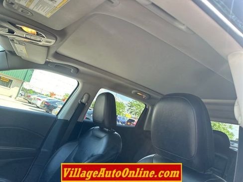 Used 2018 Jeep Compass Limited AWD/4WD image 17