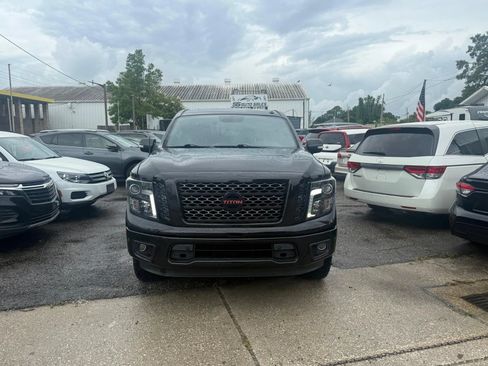 Used 2018 Nissan Titan SV w/ SV Convenience Package RWD image 17