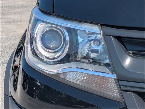 Used 2019 Chevrolet Colorado ZR2 AWD/4WD image 9