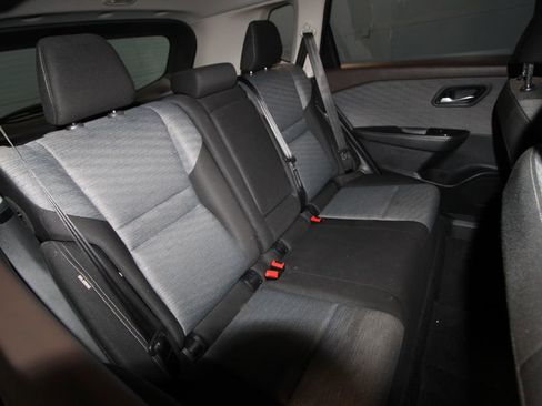 Used 2023 Nissan Rogue SV image 21