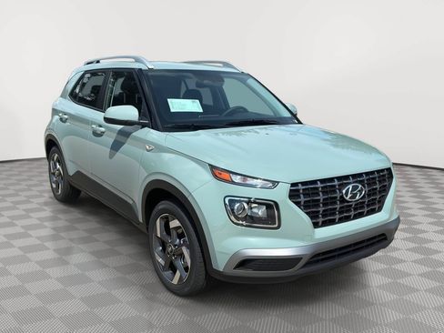 Used 2026 Hyundai Venue SEL FWD image 3