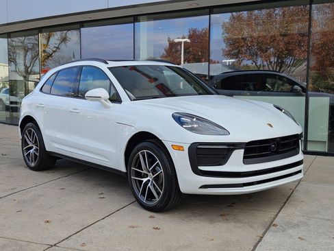 New 2026 Porsche Macan image 7