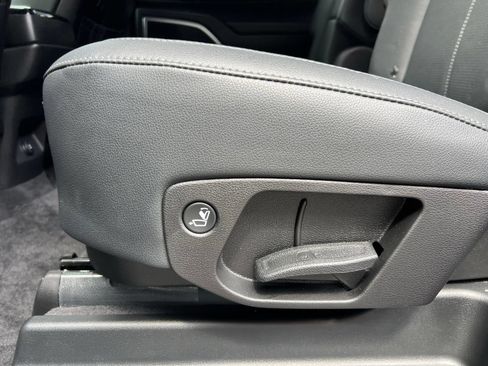 Used 2025 Kia Telluride EX w/ EX Captain's Chair Package FWD image 50