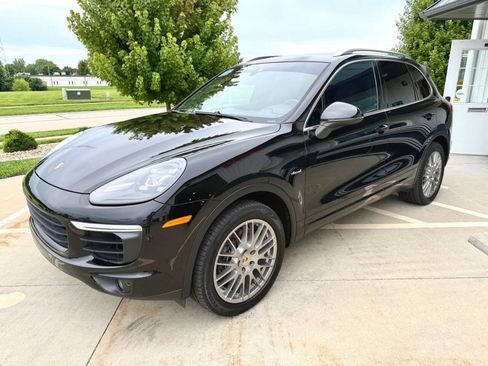 Used 2015 Porsche Cayenne Diesel w/ Premium Plus Package AWD/4WD image 4