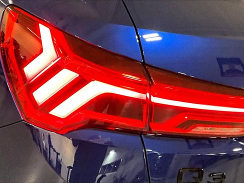 Used 2025 Audi Q3 2.0T Premium w/ Convenience Package image 29