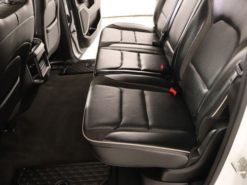 Used 2023 RAM 1500 Laramie AWD/4WD image 13