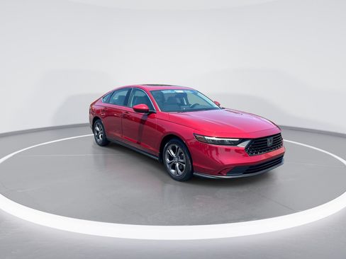 Used 2023 Honda Accord EX image 2