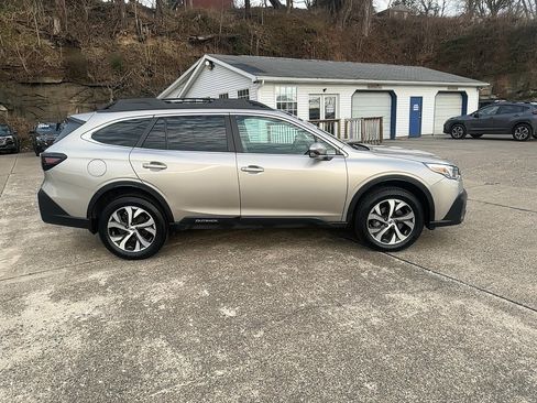 Used 2020 Subaru Outback Limited w/ Popular Package #2 image 3
