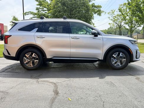 Used 2022 Kia Sorento EX FWD image 9