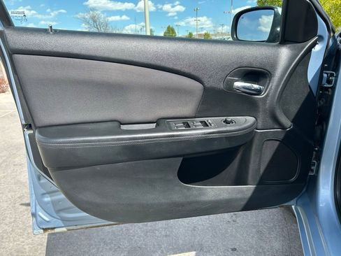 Used 2012 Chrysler 200 Touring w/ Sun/Sound Group image 20