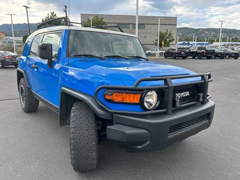 Used 2008 Toyota FJ Cruiser 4WD image 2