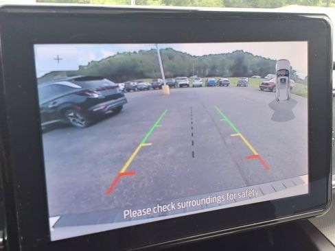 Used 2020 Ford Explorer XLT w/ Equipment Group 202A AWD/4WD image 24