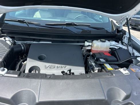 Used 2023 Chevrolet Traverse Premier FWD image 35