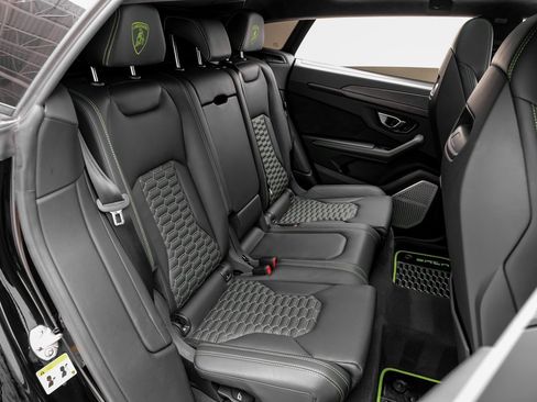 Used 2021 Lamborghini Urus image 17