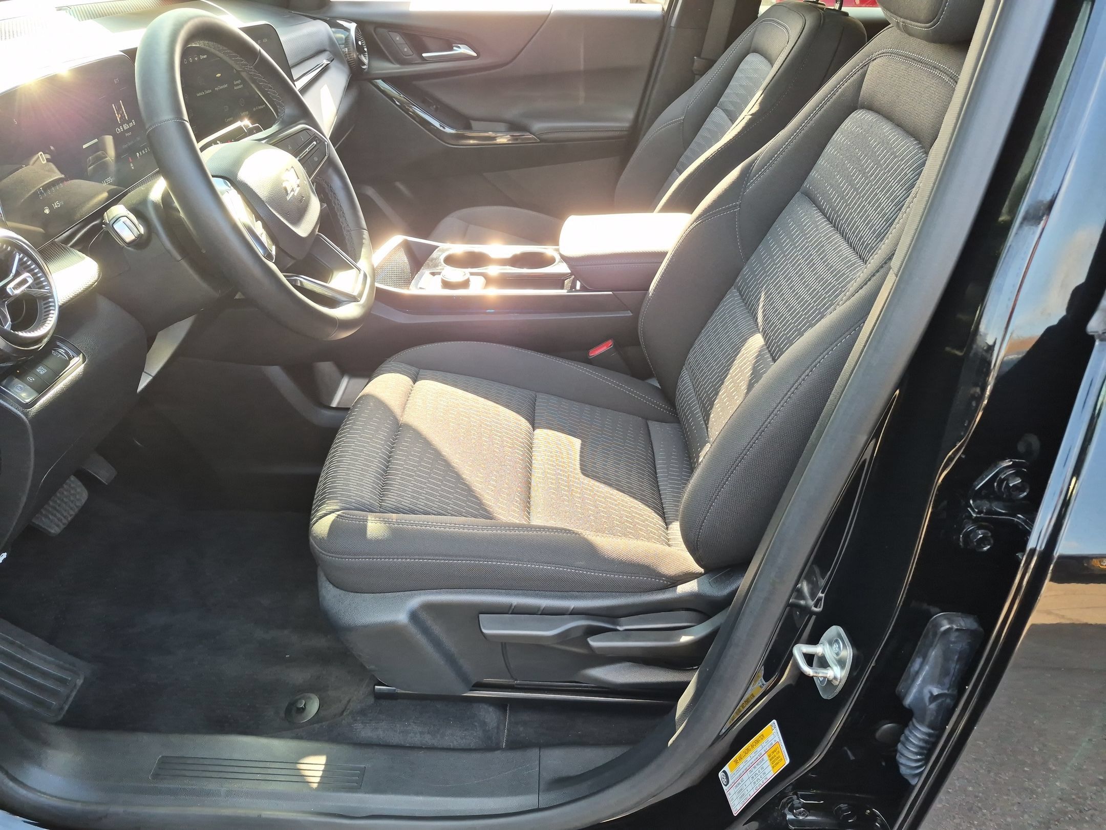 Used 2026 Chevrolet Equinox LT FWD image 13