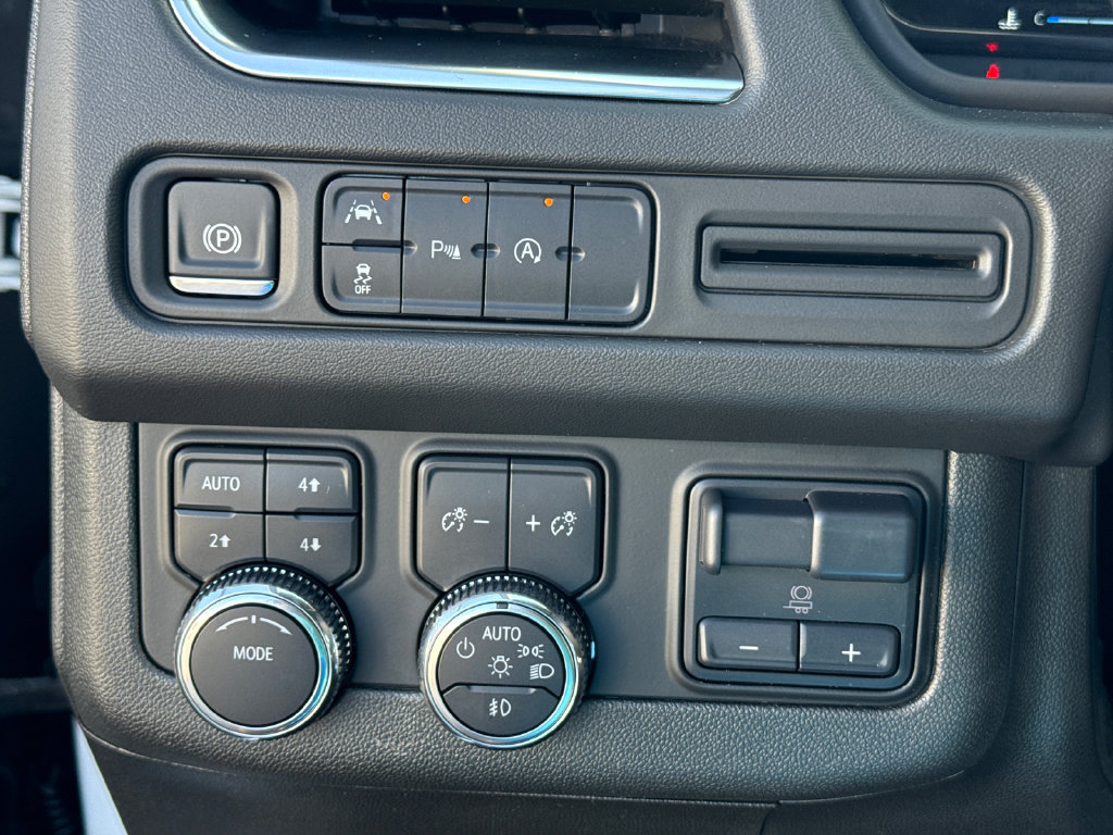 Used 2024 GMC Yukon SLT w/ Max Trailering Package AWD/4WD image 18