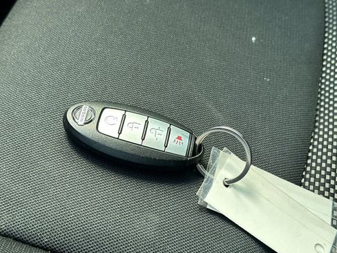 Used 2017 Nissan Pathfinder SV w/ Cargo Package image 29