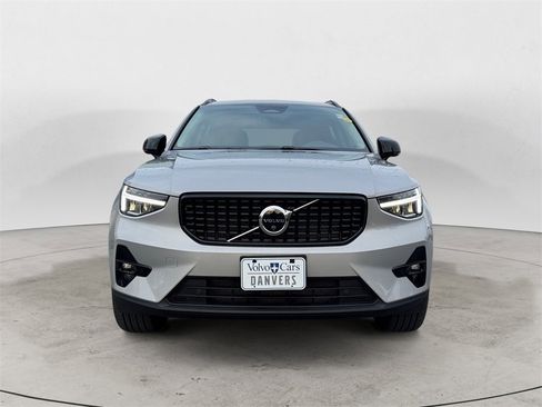 Certified 2025 Volvo XC40 B5 Plus image 27