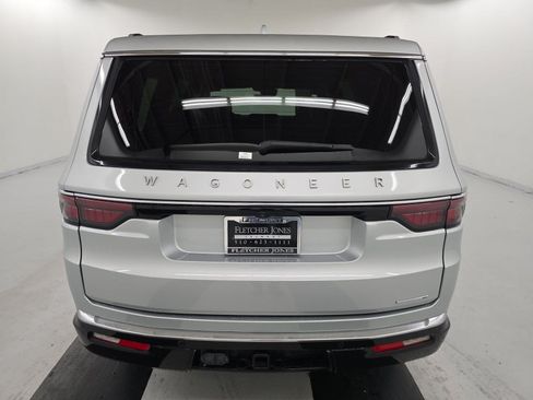 Used 2023 Jeep Wagoneer Series II RWD image 7