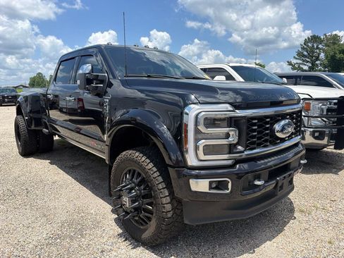 Used 2024 Ford F450 Platinum w/ FX4 Off-Road Package AWD/4WD image 2