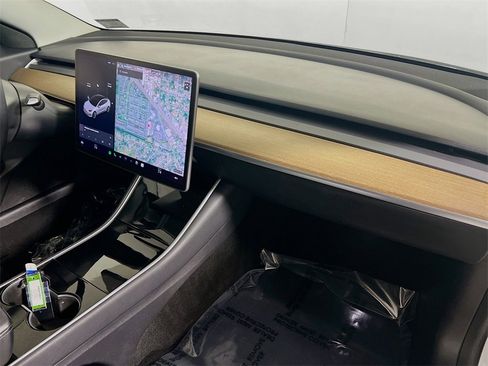 Used 2020 Tesla Model 3 Performance image 27