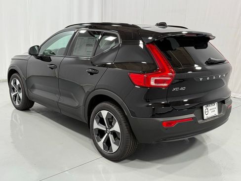 New 2026 Volvo XC40 B5 Core w/ Protection Package Premier image 8