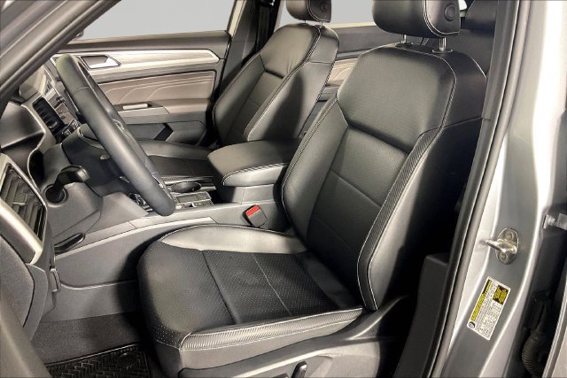 Used 2023 Volkswagen Atlas Cross Sport SE FWD image 17