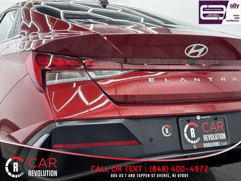 Used 2024 Hyundai Elantra Limited image 59