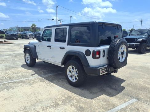 Used 2021 Jeep Wrangler Unlimited Sport AWD/4WD image 4