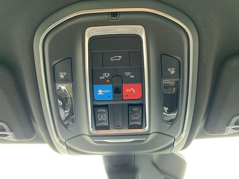 New 2026 Jeep Grand Cherokee Altitude AWD/4WD image 20
