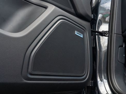 Certified 2025 Porsche Macan image 22