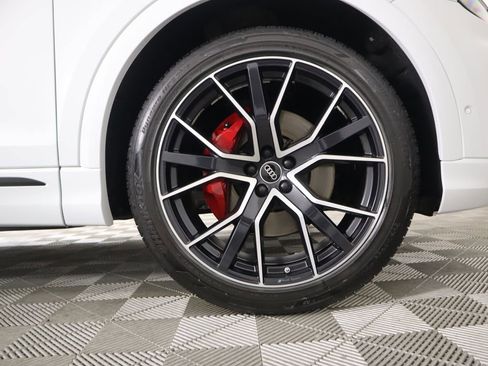 Used 2022 Audi Q8 Premium Plus image 32