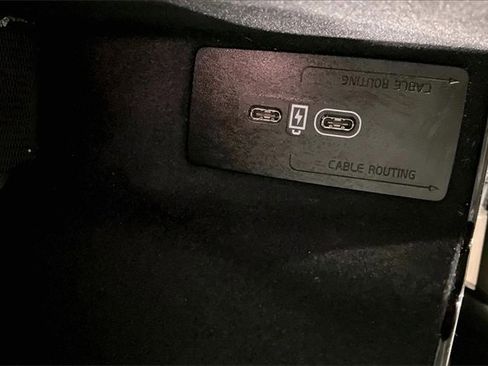 Certified 2024 Volvo XC90 B6 Ultimate w/ Lounge Package image 34