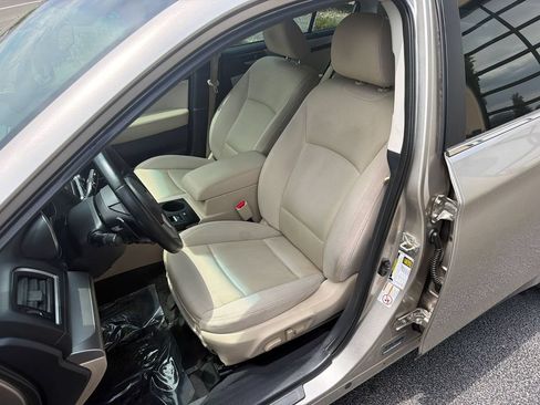 Used 2016 Subaru Legacy 2.5i Premium AWD/4WD image 17