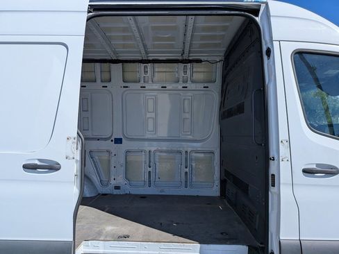 Used 2020 Mercedes-Benz Sprinter 2500 image 9