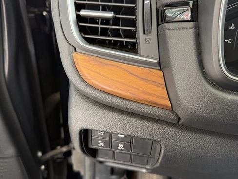 Used 2017 Honda CR-V Touring image 11