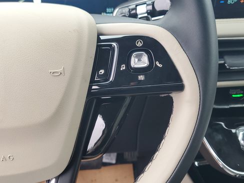 New 2026 Lincoln Corsair Premiere image 16