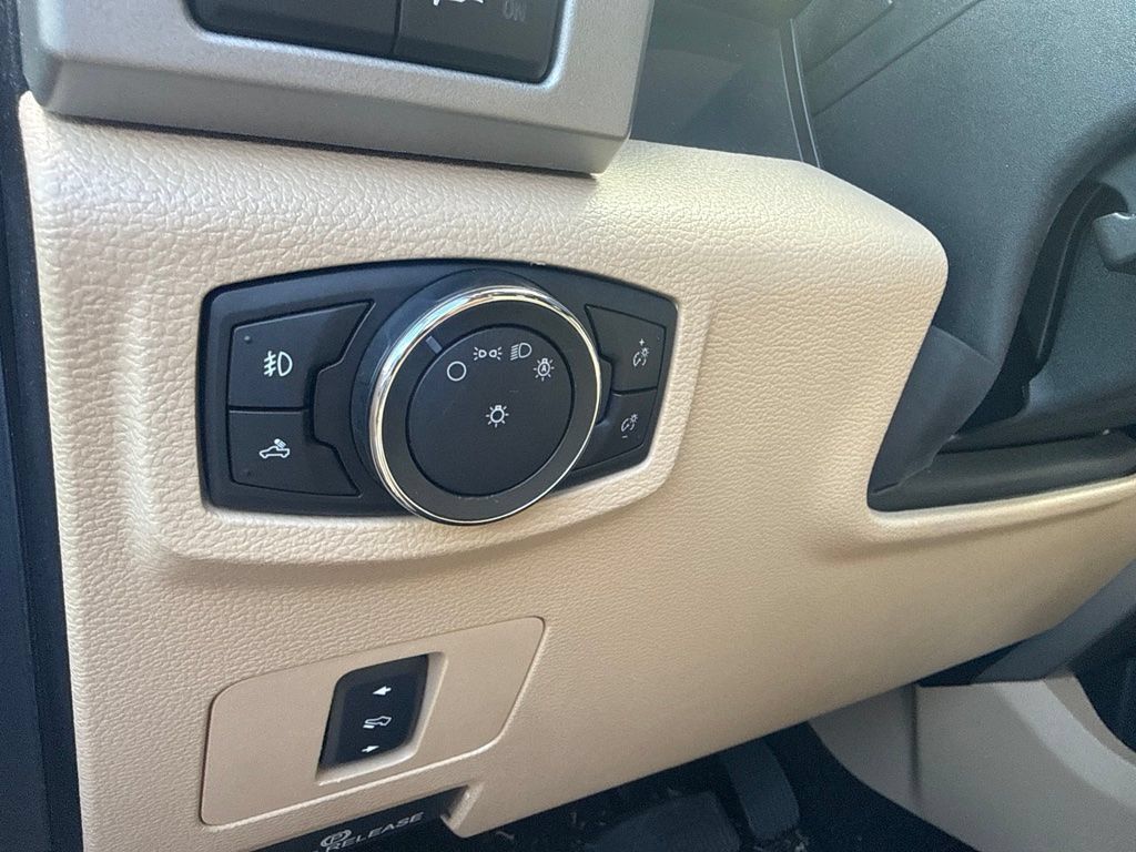 Used 2017 Ford F250 Lariat AWD/4WD image 17