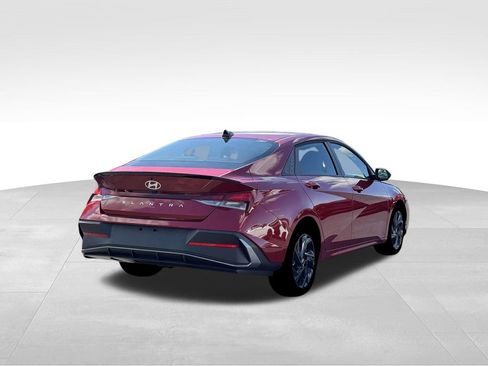 Used 2026 Hyundai Elantra Sport FWD image 8