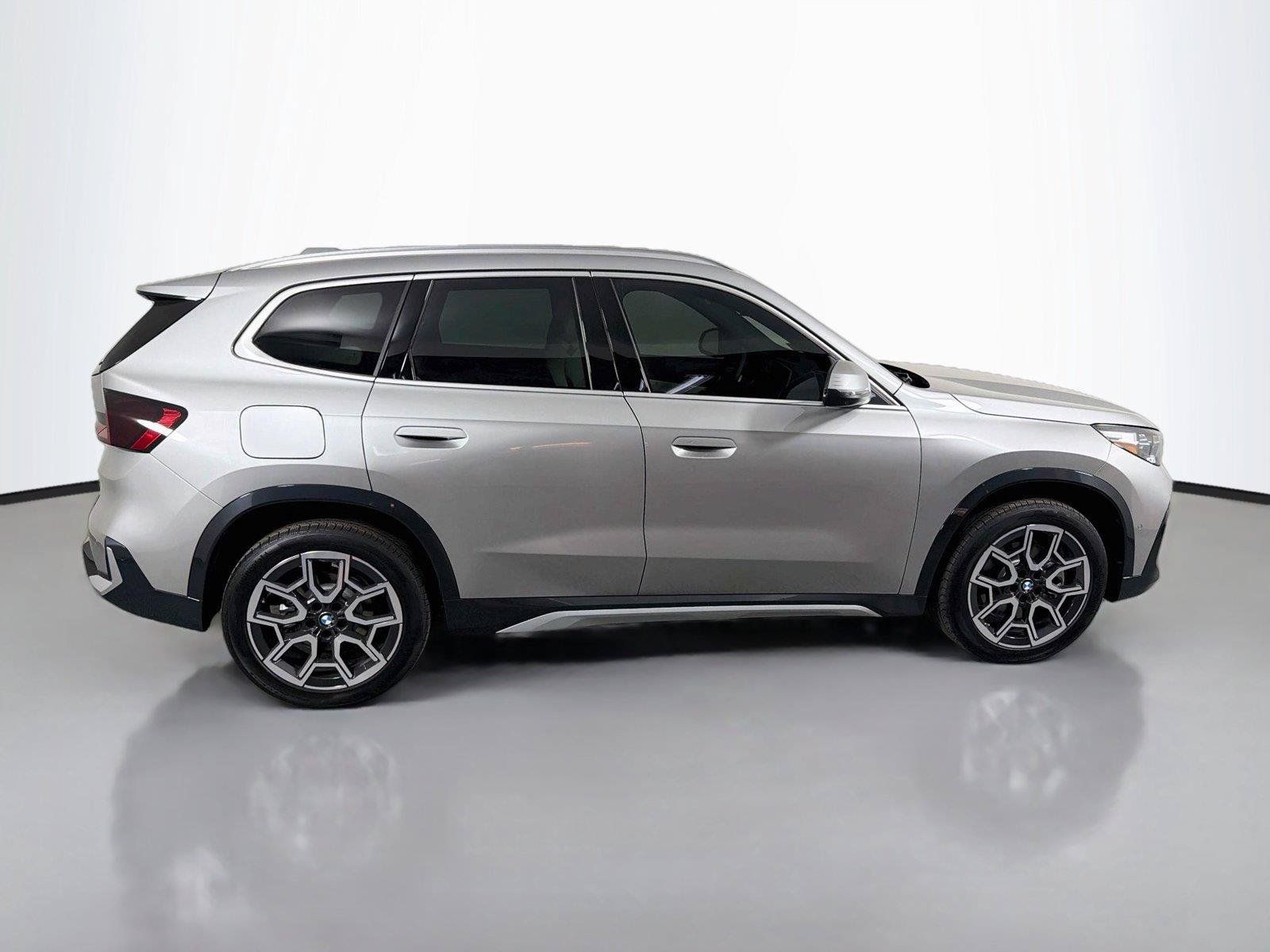 New 2027 BMW X1 xDrive28i AWD/4WD image 4