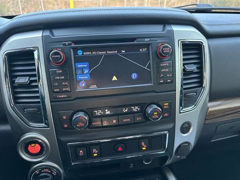 Used 2017 Nissan Titan SL image 24