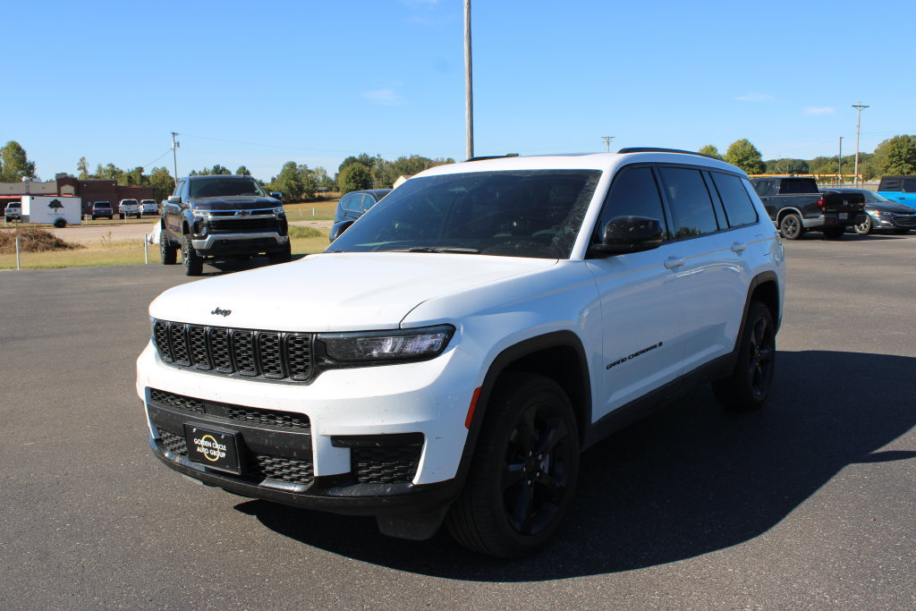 Used 2024 Jeep Grand Cherokee L Altitude AWD/4WD image 4