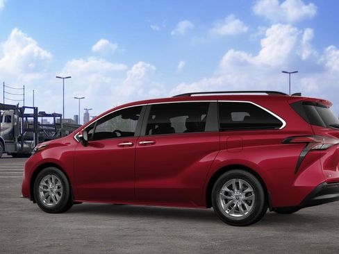 New 2026 Toyota Sienna XLE FWD image 7