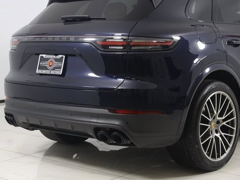 Used 2022 Porsche Cayenne Platinum Edition w/ Premium Package Plus image 33