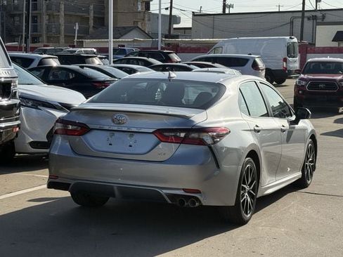 Used 2024 Toyota Camry SE FWD image 4