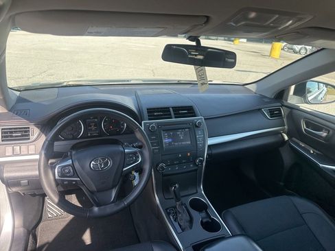Certified 2017 Toyota Camry SE image 10