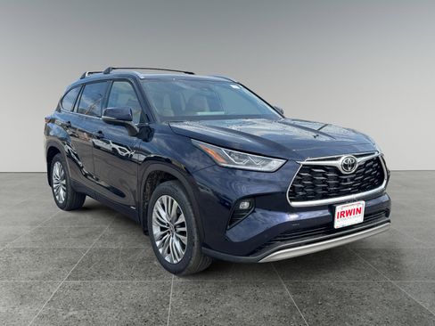 New 2026 Toyota Highlander Platinum AWD/4WD image 7