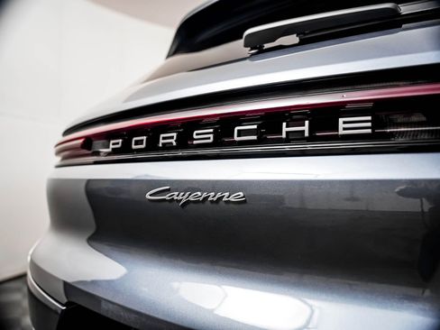 New 2026 Porsche Cayenne AWD/4WD image 33