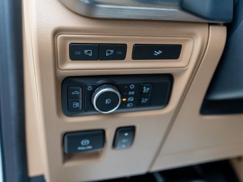 Used 2022 Ford F150 Lariat w/ Equipment Group 502A High image 26