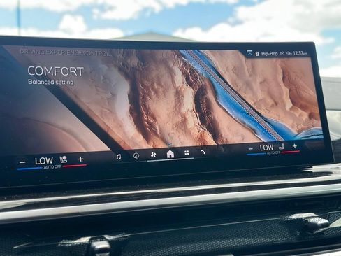 New 2026 BMW X7 xDrive40i w/ M Sport Package AWD/4WD image 41